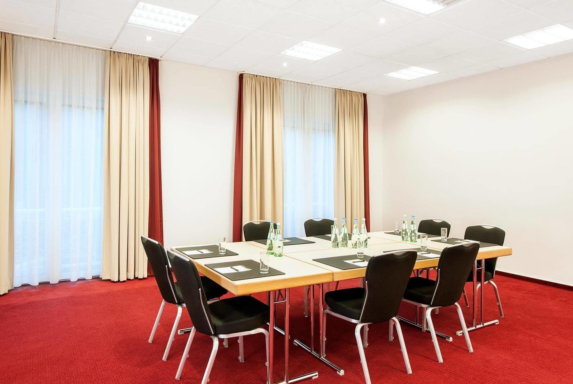 Nh Berlin Potsdam Conference Center 호텔 클래인마히노브 외부 사진
